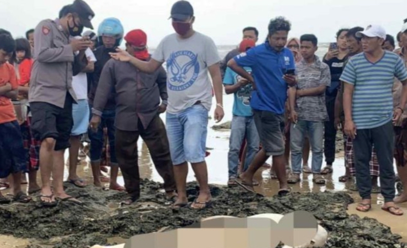 Warga Temukan Mayat Dipinggir Pantai Lon Malang Sampang