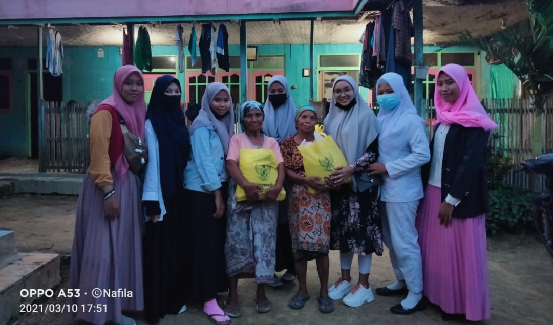 Peringati Hari Perempuan, Kopri PMII Trunojoyo Sampang Lakukan Bakti Sosial