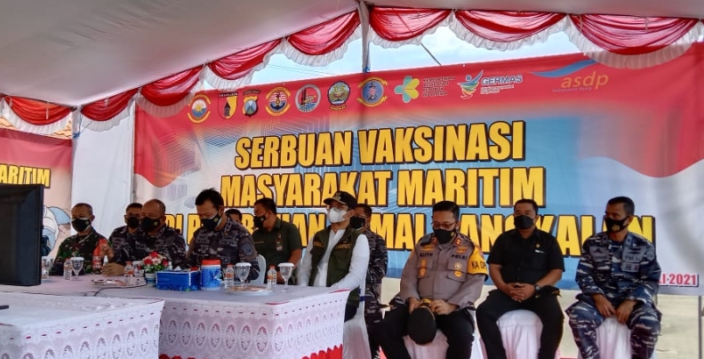 Ra Latif Imron Pantau Langsung Pelaksanaan Vaksinasi Massal di Kamal
