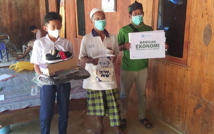 Lazisnu Sampang Kembali Salurkan Bantuan untuk Bocah 13 Tahun yang Rawat Keluarganya