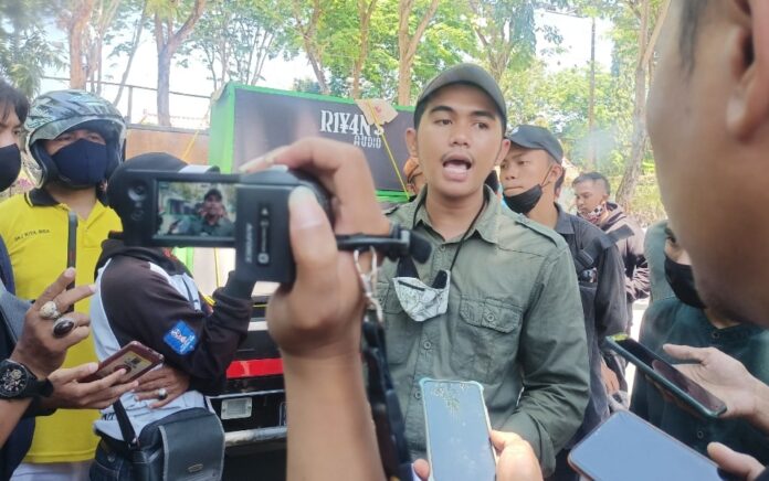 Demo Tolak Pilkades 2025, AMS Nilai DPRD Sampang Selingkuh dengan Pemerintah