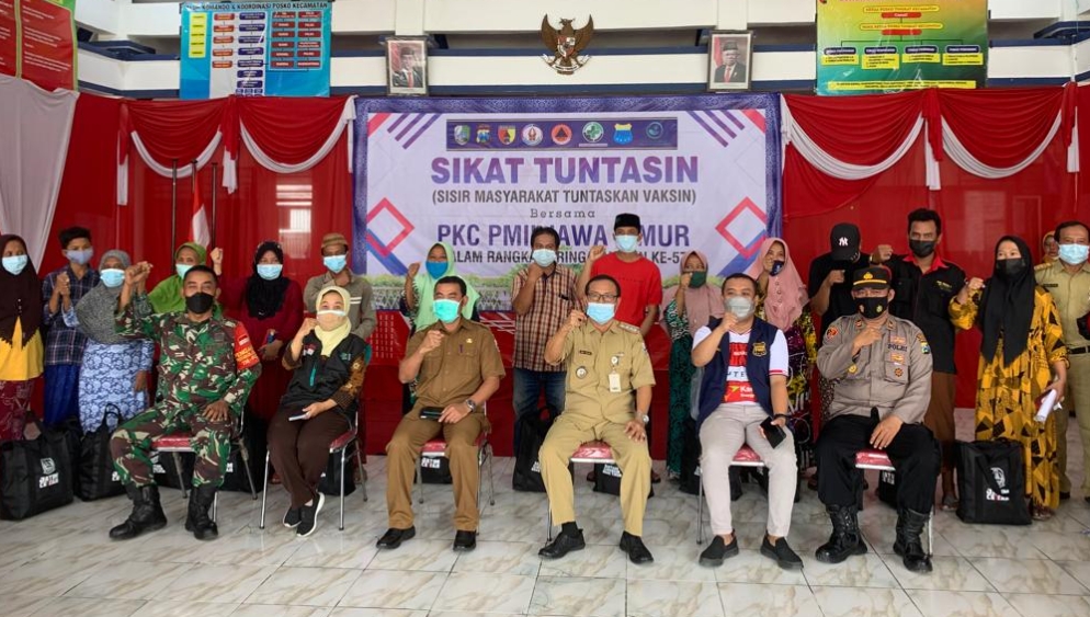 PKC PMII Jawa Timur Gelar Vaksinasi dan Bagi-bagi Sembako di Sampang