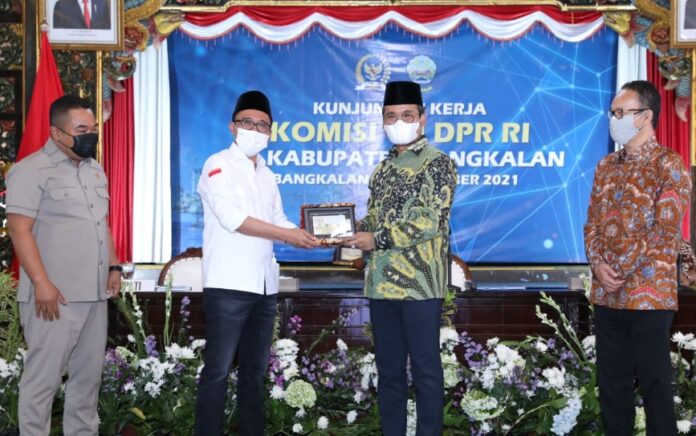 Bupati Bangkalan Ra Latif Imron Terima Kunjungan Kerja Komisi VII DPR RI