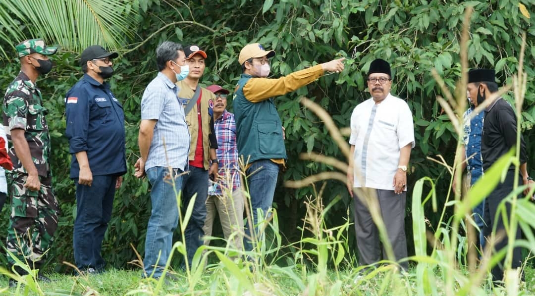 Bupati Bangkalan Minta Dinas PUPR Segera Perbaiki Penahan Jalan Rusak di Lantek Timur