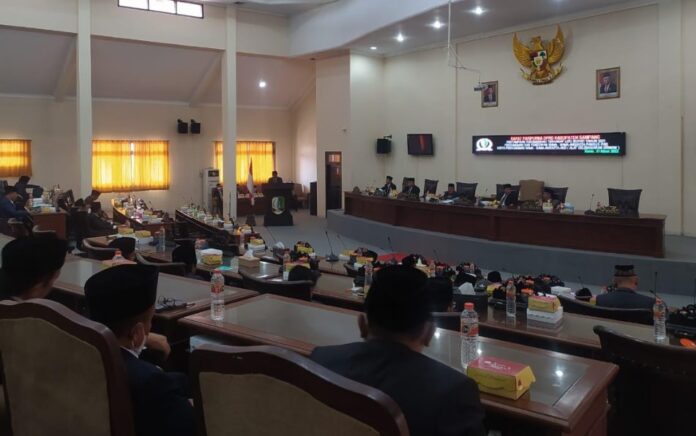 DPRD Sampang Gelar Rapat Paripurna Penyampaian LKPJ Bupati dan Penetapan Pansus PAD