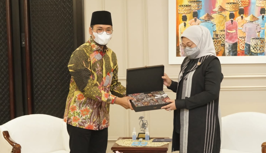 Bupati Bangkalan Ra Latif Imron Kunjungi Menaker Ida Fauziyah