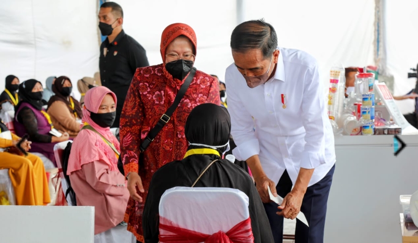 Kunker ke Sumenep, Presiden Jokowi Salurkan BLT Minyak Goreng