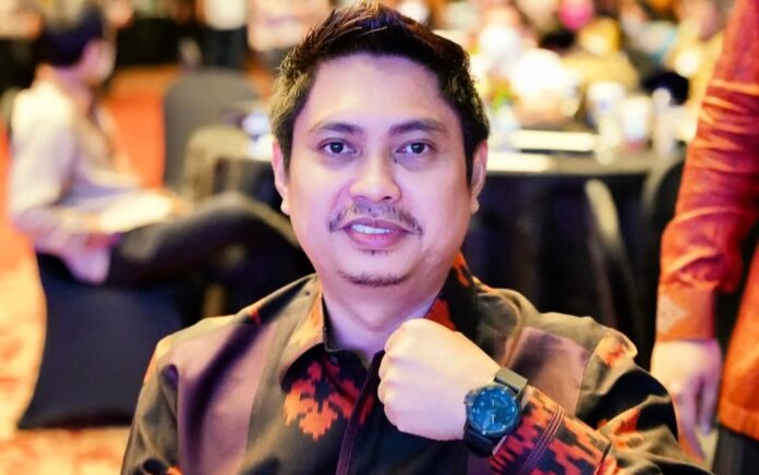 Ra Latif Imron Kunjungi Warga yang Lakukan Isolasi Mandiri dan Berikan Sembako